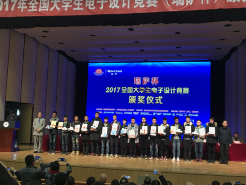 图片包含 室内, 天花板, 飞机场, 大描述已自动生成